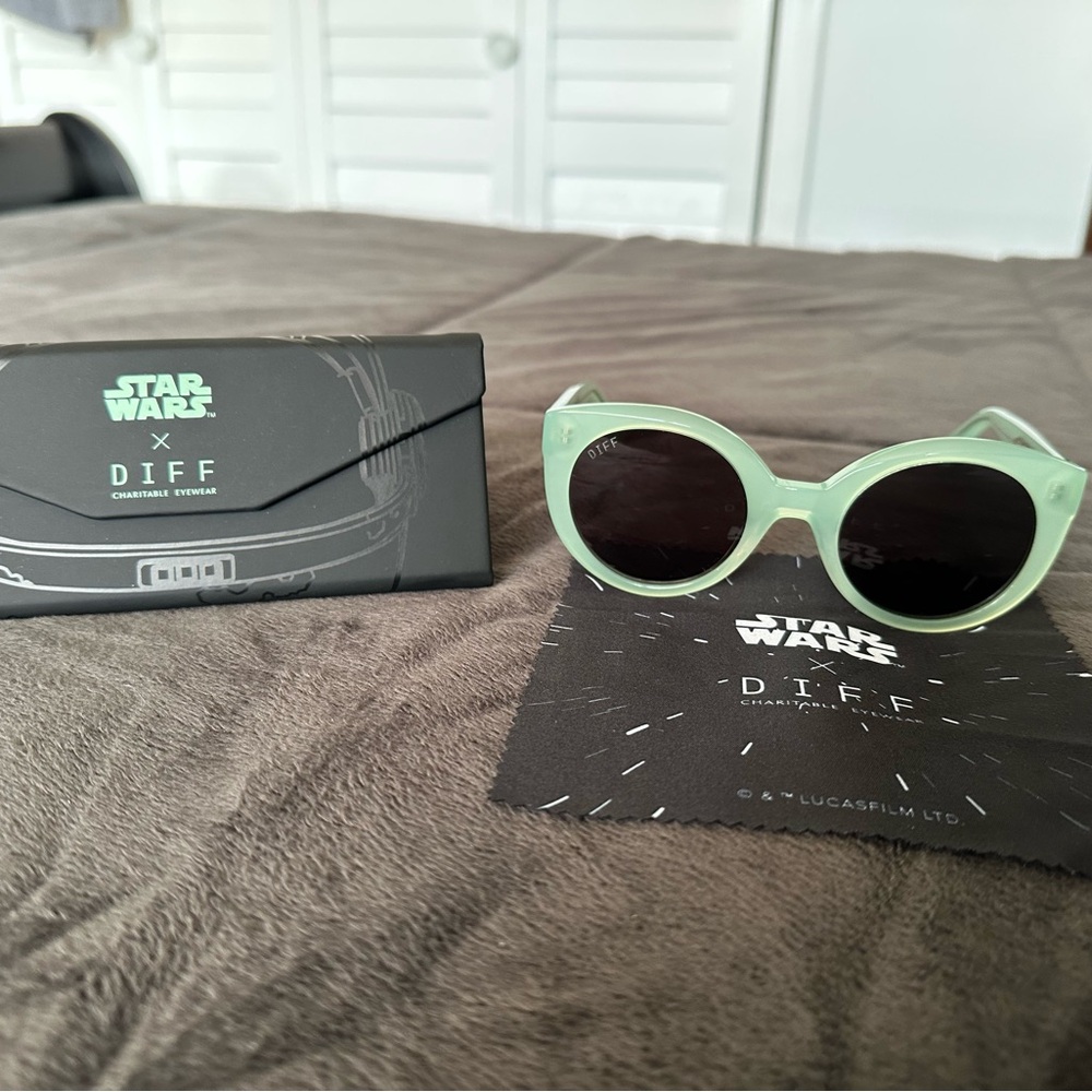 The Mandalorian Collection Diff Sunglasses